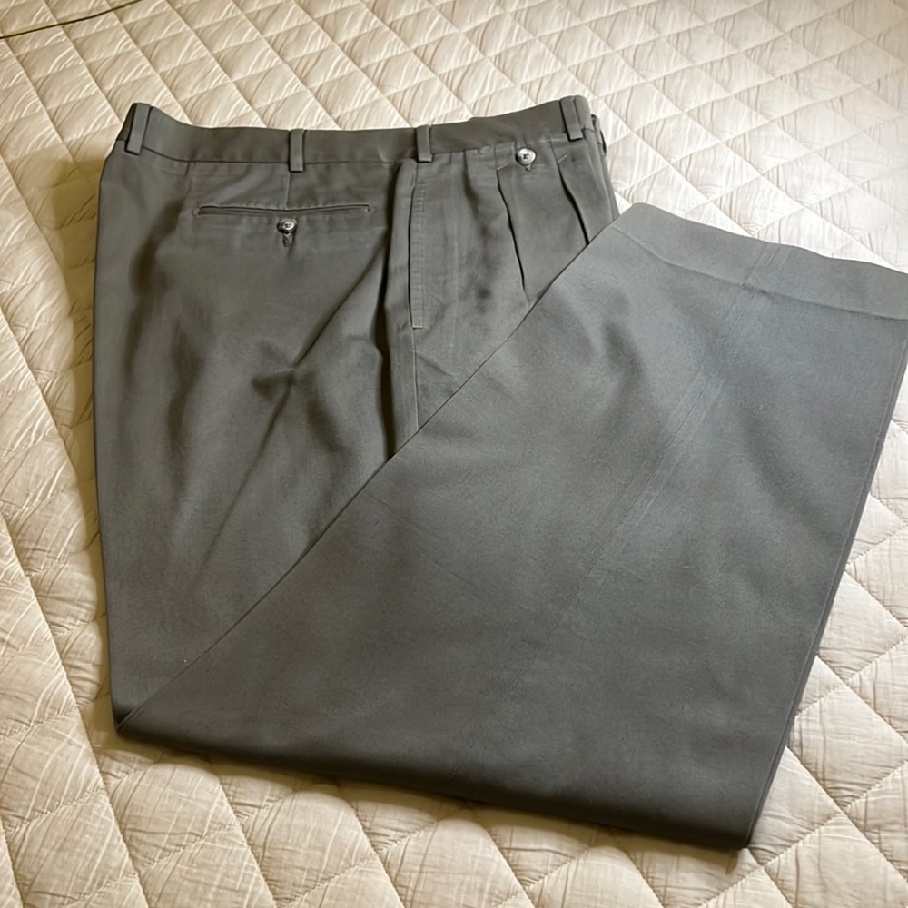 Men’s Faconnable slack 2 pleat fronts